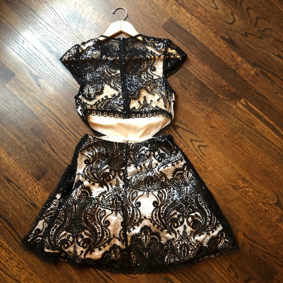 Sequin Hearts Cut Out Back Lace Formal Size 7 - Picture 7 of 8